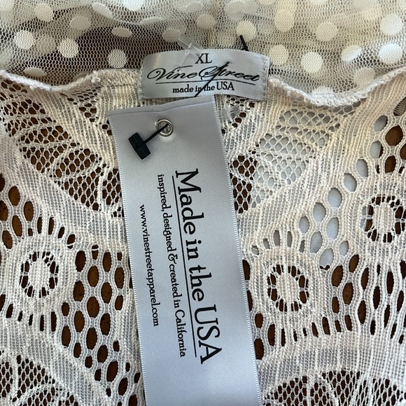 New Cream Lace long Vest from Vine Street - Picture 6 of 7